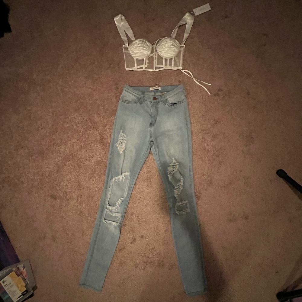 Vibrant Destroyed Jeans